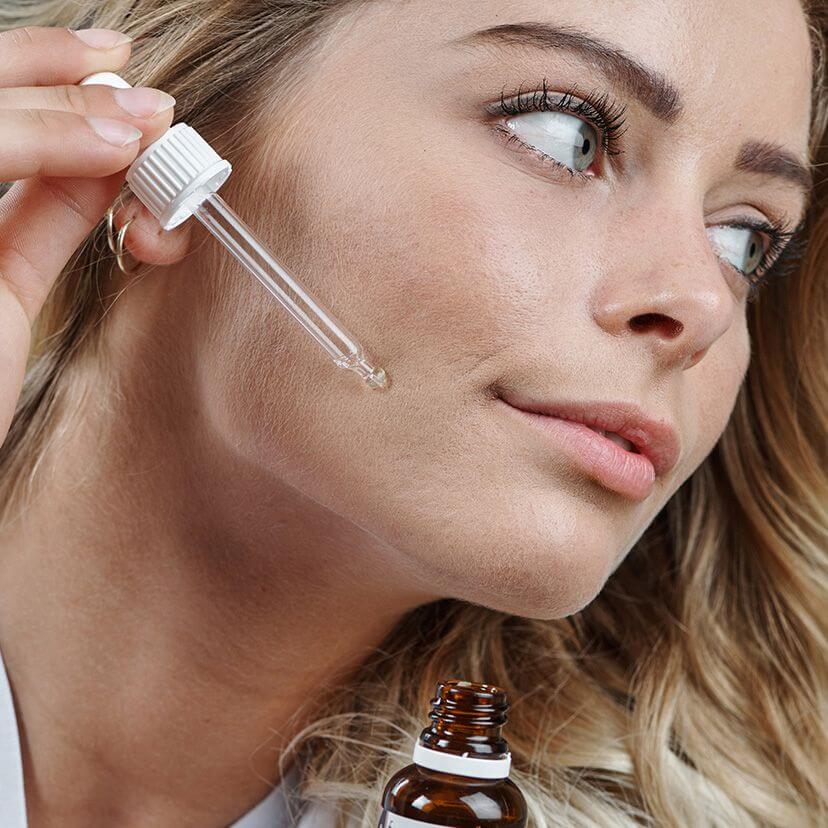 Kit booster all’acido ialuronico per una pelle liscia e luminosa - 3 prodotti per ottenere una pelle luminosa e minimizzare rughe e linee sottili