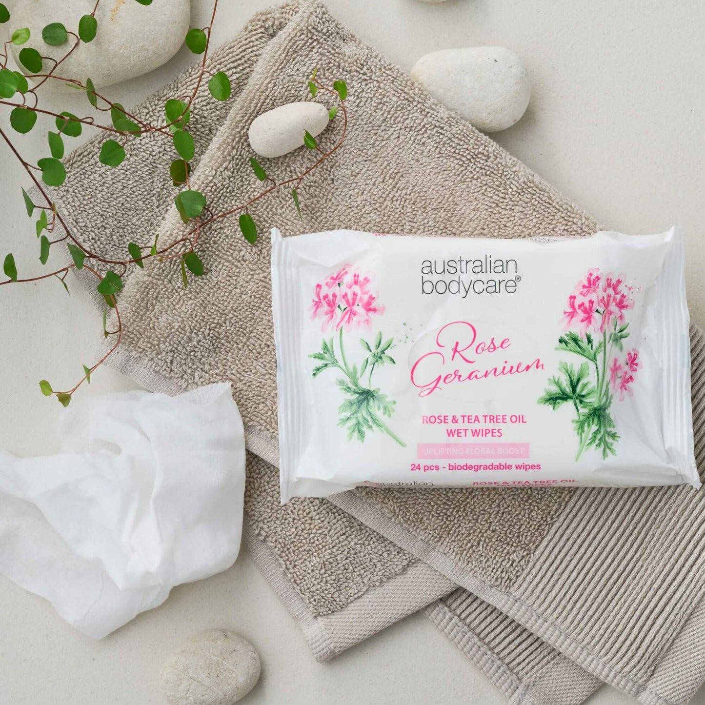 Salviettine umidificate per adulti con Geranio Rosa e Tea Tree Oil (24 pezzi) - Detergono eliminando batteri, sporco e make–up