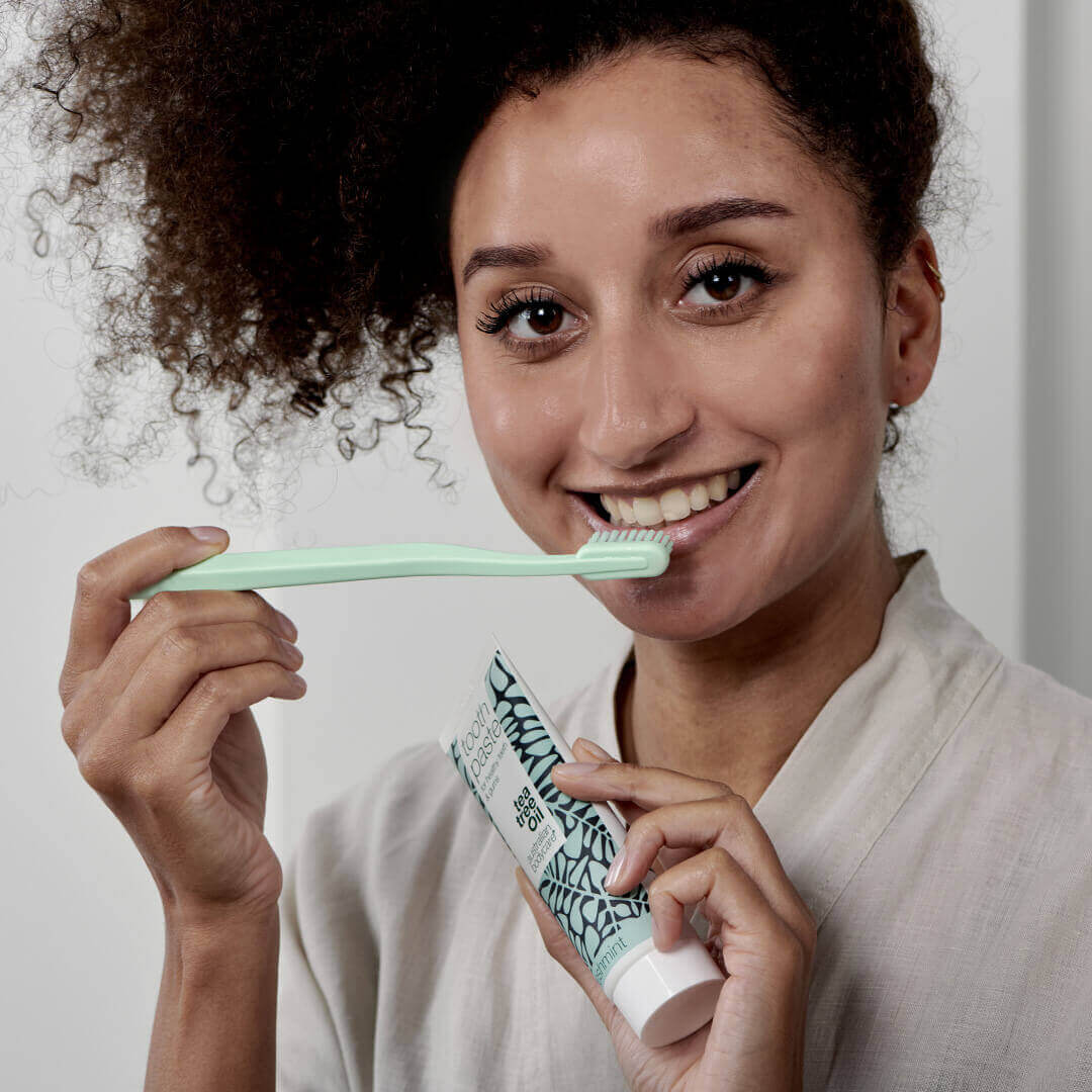 Kit igiene orale con 4 prodotti al Tea Tree Oil — Per la cura quotidiana della bocca in caso di mughetto orale, parodontite e gengivite