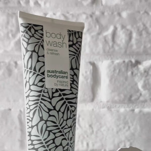 Video che mostra l’Australian Bodycare Body Wash e la sua consistenza leggera e schiumosa