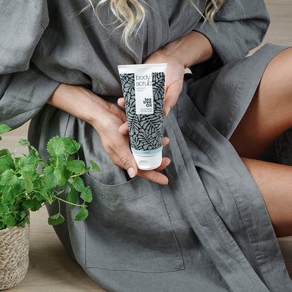 Scrub corpo per brufoli e pelle impura - Scrub per il peeling corpo con Tea Tree Oil naturale al 100%